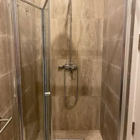 House. Live, Experience Sea