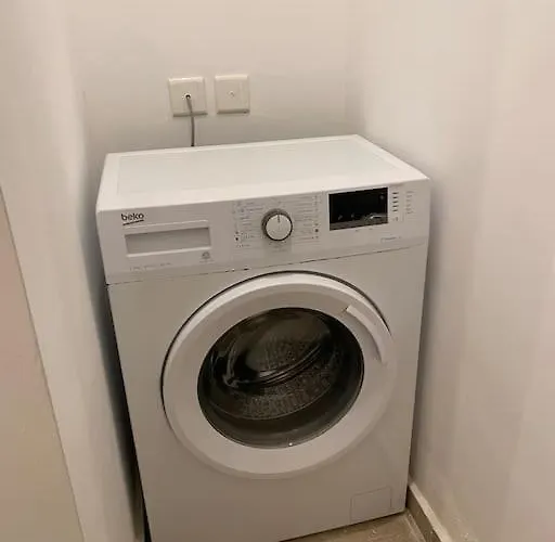 House. Live, Experience Sea *