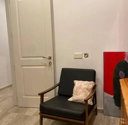 House. Live, Experience Sea * St. Paul's Bay