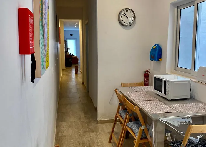 House. Live, Experience Sea *